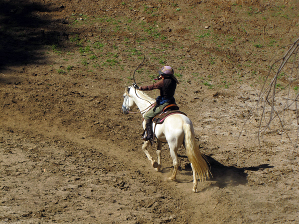 Desejo and Anne Beggs practicing in the dry pond, Equisance, Platina, CA.